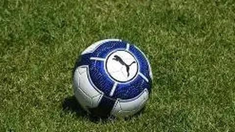 79岁侯耀华独居京城，无保姆打理，家况简陋环境堪忧，昔日辉煌不再！